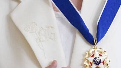 Megan Rapinoe - Antony Blinken - Brittney Griner - Megan Rapinoe honors Brittney Griner with embroidered 'BG' on suit at Presidential Medal of Freedom ceremony - foxnews.com - Russia - Usa -  Moscow - Washington