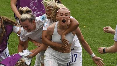 Ella Toone - Keira Walsh - Chloe Kelly - Merle Frohms - Lina Magull - England's Chloe Kelly does her best Brandi Chastain impression as she nets game-winner in Euro final - foxnews.com - Britain - Germany - Usa - China - county Walsh