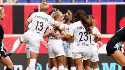 Canada's Sophie Schmidt pots game-winner for Houston Dash over NJ/NY Gotham FC - cbc.ca - Canada -  Tokyo -  Chicago -  Seattle - state New Jersey -  Houston