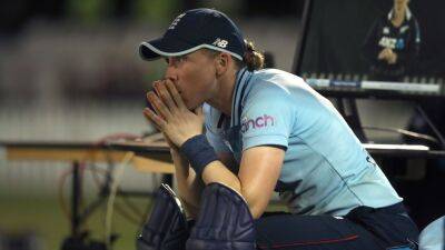 Hip issue sidelines Heather Knight for England’s Commonwealth Games opener