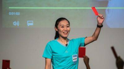 Yamashita becomes Japan's first woman pro referee