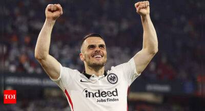 Dusan Vlahovic - Filip Kostic - Kevin Trapp - Oliver Glasner - Frankfurt's Kostic arrives in Turin for Juventus medical - timesofindia.indiatimes.com - Switzerland - Serbia - Italy - Brazil - Austria - Cameroon -  Helsinki