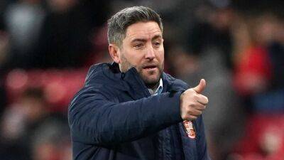 It wasn’t offensive – Lee Johnson defends Hibs celebrations after derby goal