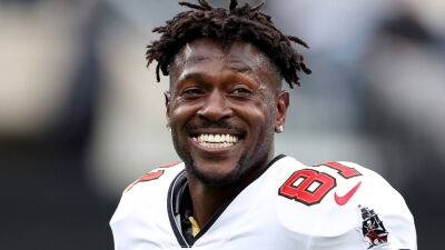 Antonio Brown - Antonio Brown fools social media after sharing spoof quote revealing 'biggest regret' - foxnews.com - New York -  New York - state New Jersey - county Andrew - county Rutherford - county Bay