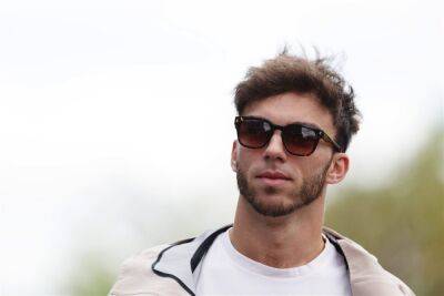 Sergio Perez - Pierre Gasly - Pierre Gasly discusses F1 future with 2023 AlphaTauri contract agreed - givemesport.com - Italy