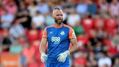 Alan Mannus helps leaders Shamrock Rovers to share of spoils at Derry City