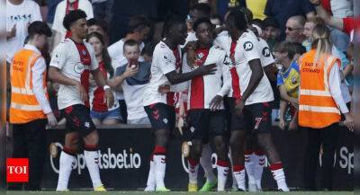 EPL: Southampton recover to secure 2-2 draw against Leeds