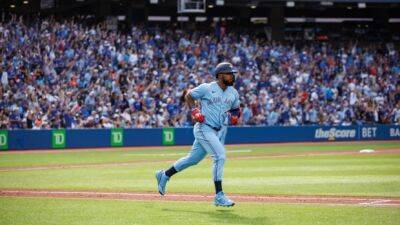Vladimir Guerrero-Junior - Cleveland Guardians - Hernandez's homer powers Blue Jays past Guardians to end 3-game skid - cbc.ca - county Cleveland - Jordan - county Centre - county Rogers