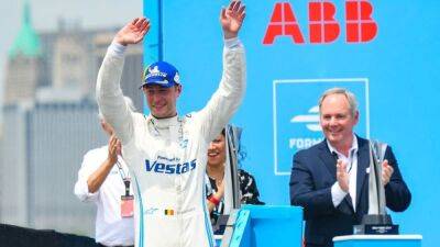Vandoorne secures Formula E title in Seoul
