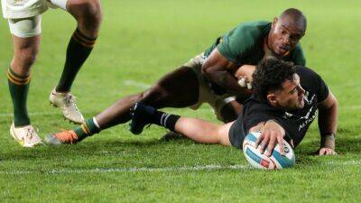 New Zealand beat South Africa to end three-match losing streak
