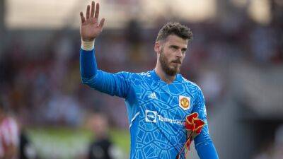 David De Gea insists Manchester United players working hard to fix problems