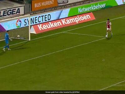 Watch: Player Concedes Penalty After Bizarre Handball - sports.ndtv.com - Netherlands - Usa