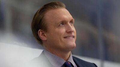 John Wroblewski has COVID-19, coaches U.S. hockey women remotely before worlds - cbc.ca - Denmark - Usa - Beijing - Japan