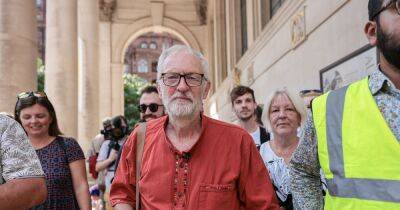 Jeremy Corbyn and TV stars join as hundreds march in Manchester to commemorate Peterloo Massacre - manchestereveningnews.co.uk - Manchester