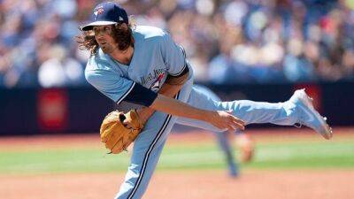 Guardians chase Gausman in 5th inning, hand Blue Jays 2nd straight series defeat