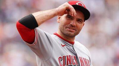 Joey Votto plays 1,989th MLB game, breaking Larry Walker's Canadian record - cbc.ca - Canada -  Chicago - county Canadian