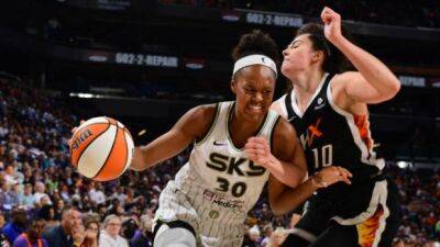 Sky take No. 2 seed in playoffs after cruising past Mercury