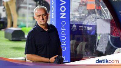 Dear Roma, Mourinho Minta Striker Baru Nih!