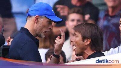 Thomas Tuchel - Antonio Conte - Harry Kane - Reece James - Tottenham Hotspur - Liga Inggris - Karena Conte Tak Memandang Tuchel Saat Bersalaman - sport.detik.com