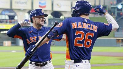 Astros' Alex Bregman delivers home run with Uvalde community watching - foxnews.com - state Texas -  Houston - county Uvalde