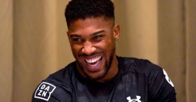 Relaxed Anthony Joshua eyes early stoppage in bid to reclaim world titles
