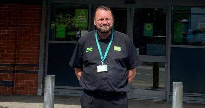 'Superstar' Asda worker helps 'unsteady' pensioner with heartwarming act of kindness - manchestereveningnews.co.uk