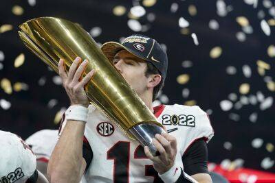 Georgia's Stetson Bennett set to return, defending national champion Bulldogs look to repeat - foxnews.com -  Athens - Georgia - state Mississippi