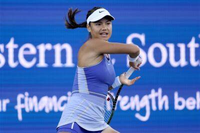 Emma Raducanu - Serena Williams - Emma Raducanu stuns Serena Williams on Cincinnati debut - givemesport.com - Britain - Usa - county Williams