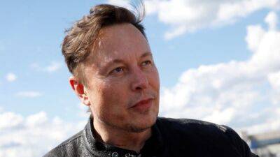 Elon Musk - Elon Musk says he is buying Manchester United - channelnewsasia.com - Manchester - Usa