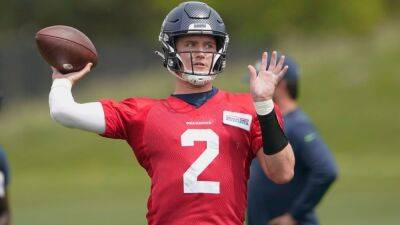 Pete Carroll - Russell Wilson - Seattle Seahawks' Drew Lock to miss start Thursday after testing positive for COVID-19 - espn.com -  Chicago -  Seattle