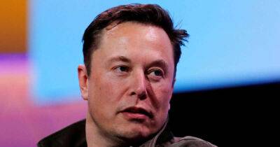 Elon Musk: 'I'm buying Manchester United ur welcome' - msn.com - Manchester - Usa