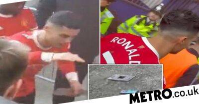 Cristiano Ronaldo - Cristiano Ronaldo cautioned by police after smashing child’s phone following Everton defeat - metro.co.uk - Manchester