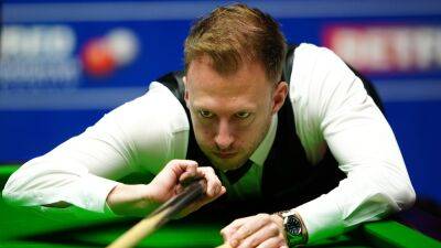 Waistcoat issue resolved for Judd Trump after suitcase drama in Germany