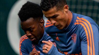 Bottom-of-the-table Manchester United tune up for Liverpool clash - in pictures