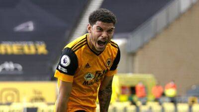 Transfers: Forest to sign Gibbs-White, Nunes signs for Wolves