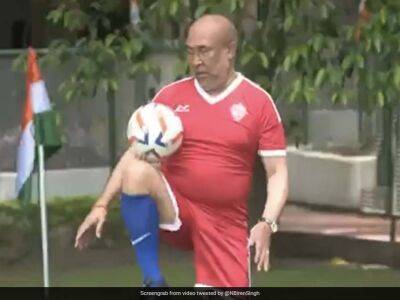 Watch: Manipur Chief Minister N Biren Singh Shows His Football Skills Ahead Of Durand Cup - sports.ndtv.com - India -  Kolkata