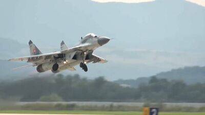Slovakia's plan to sell fighter jets to Ukraine divides a nation - euronews.com - Russia - Ukraine -  Moscow -  Bratislava - Slovakia