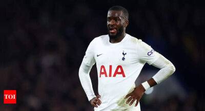 Spurs midfielder Ndombele joins Napoli on loan - timesofindia.indiatimes.com - France