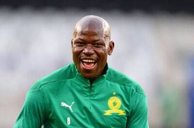 Mamelodi Sundowns - Sundowns legend Kekana calls time on illustrious football career - news24.com