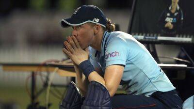 Nat Sciver - Heather Knight - Amy Jones - Katherine Brunt - Alice Capsey - Heather Knight remains a doubt with England on brink of Commonwealth semi-finals - bt.com - South Africa - New Zealand - Sri Lanka - Birmingham