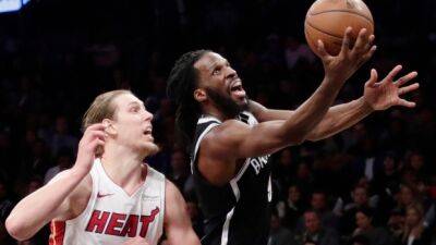 Denver Nuggets - Mike Budenholzer - Carroll joins Bucks as assistant coach - tsn.ca -  San Antonio - county Bucks - Birmingham -  Atlanta -  Memphis -  Houston - state Utah