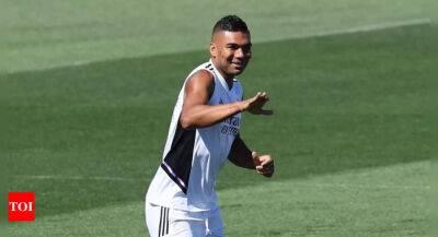 Manchester United agree to sign Real Madrid midfielder Casemiro