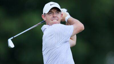 Scott blunder opens the door for McIlroy and Lowry