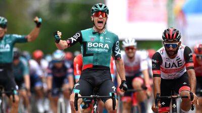 Sam Bennett - Mads Pedersen - Breaking Sam Bennett surges to brilliant Vuelta stage victory - rte.ie