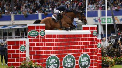 Pender soars to Puissance win at Dublin Horse Show
