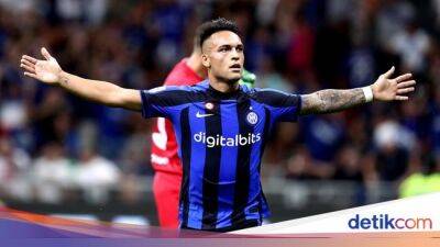 Denzel Dumfries - Giuseppe Meazza - Inter Milan - Hakan Calhanoglu - Inter Vs Spezia: Nerazzurri Menang 3-0 - sport.detik.com