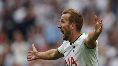 Kane sets record with Tottenham winner against Wolves
