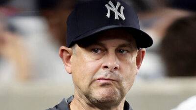 Yankees' Aaron Boone slams table in frustration after team falls to Blue Jays: 'We got to play better'