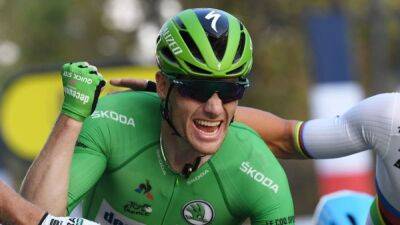 Bennett sprints to second straight Vuelta stage win