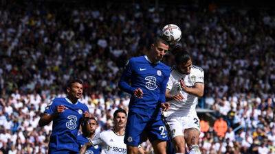Rampant Leeds stun Chelsea in commanding win